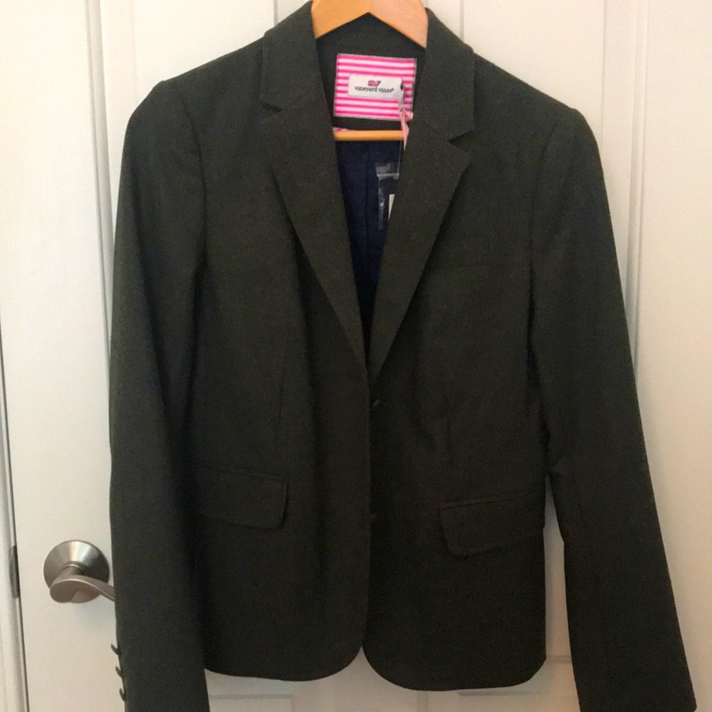 Vineyard Vines dark olive collegiate style blazer